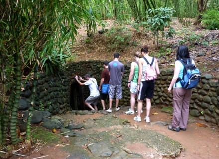 DMZ tour hue - vinh moc tunnels