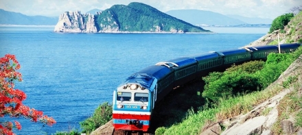 train from Hanoi to Hue
