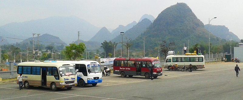 Buses going to Hue
