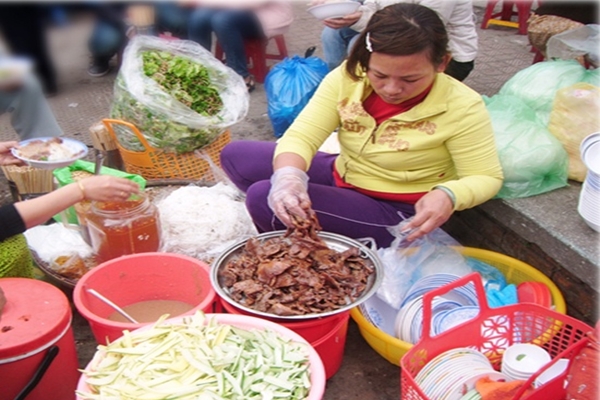 Dong Ba Market Food Trip