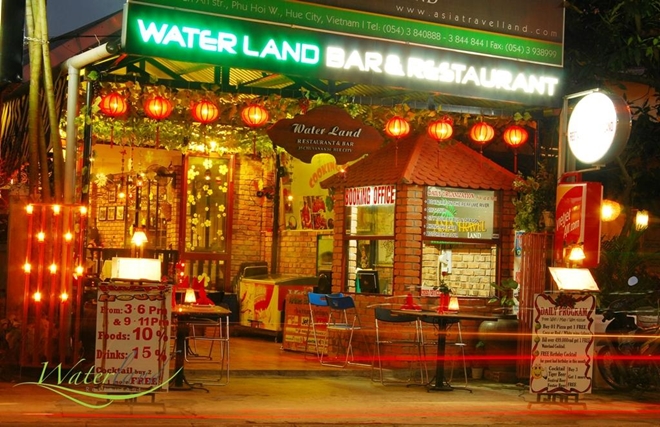 waterland-bar-restaurant - thing to do in Hue - what tp eat